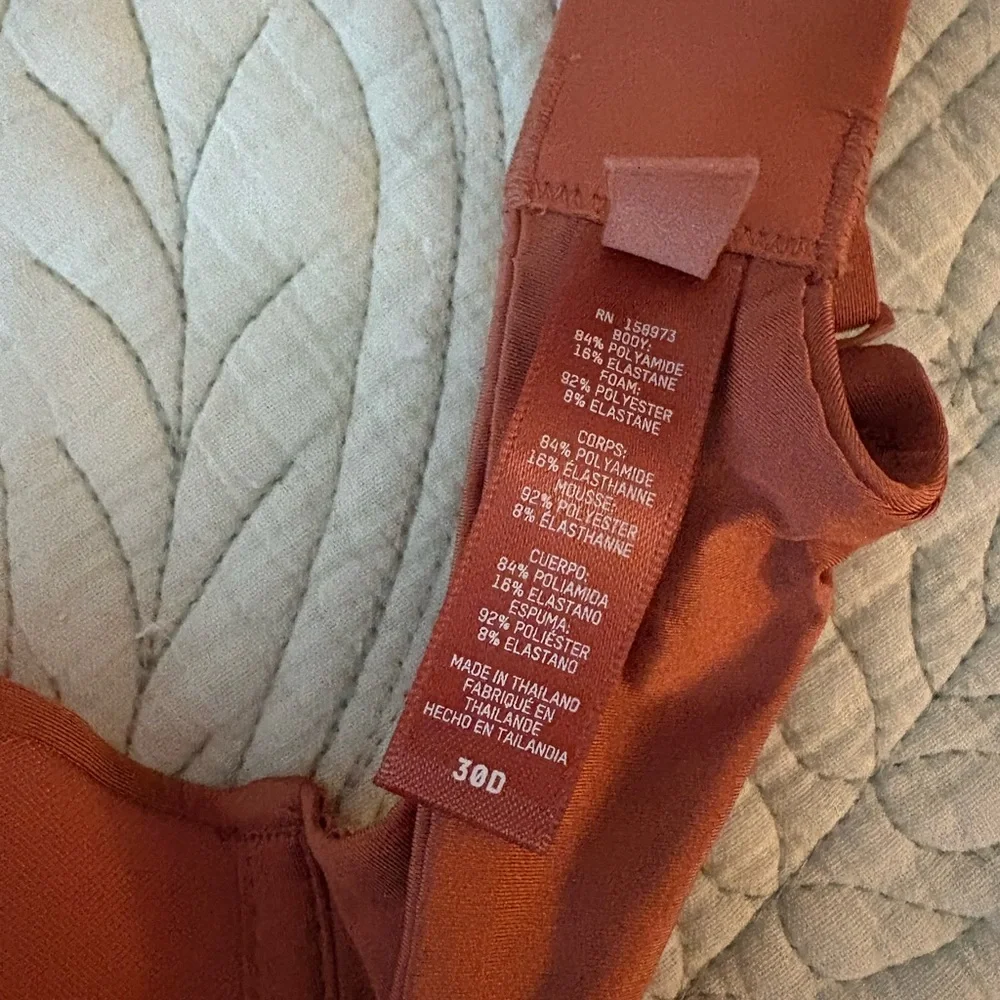 SKIMS 30D Unlined Bra - Picture 2 of 5